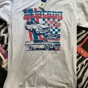 Mustang tee